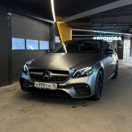 Оклейка кузова Mercedes цветным полиуретаном Sunmax 45 Matte AMG Gray PPF