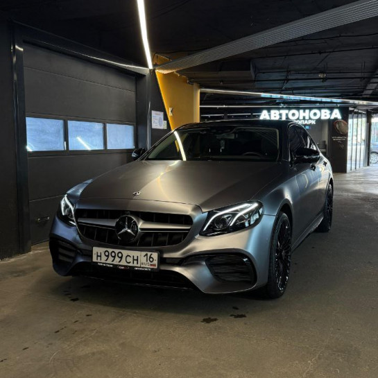 Оклейка кузова Mercedes цветным полиуретаном Sunmax 45 Matte AMG Gray PPF