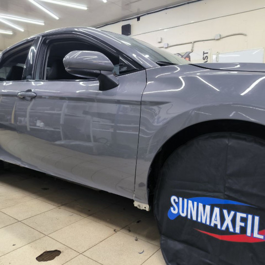 Оклейка Toyota цветным полиуретаном Sunmax оттенка 16 Nardo Gray Gloss PPF