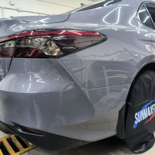 Оклейка Toyota цветным полиуретаном Sunmax оттенка 16 Nardo Gray Gloss PPF