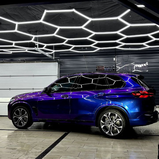 Оклейка BMW цветной полиуретановой пленкой Sunmax 30 Green Blue PPF