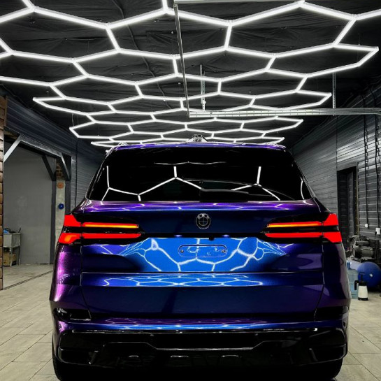 Оклейка BMW цветной полиуретановой пленкой Sunmax 30 Green Blue PPF