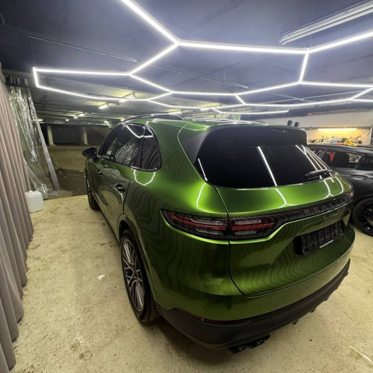Оклейка Porsche полиуретаном Sunmax оттенка 3 Dark Green Pearl PPF