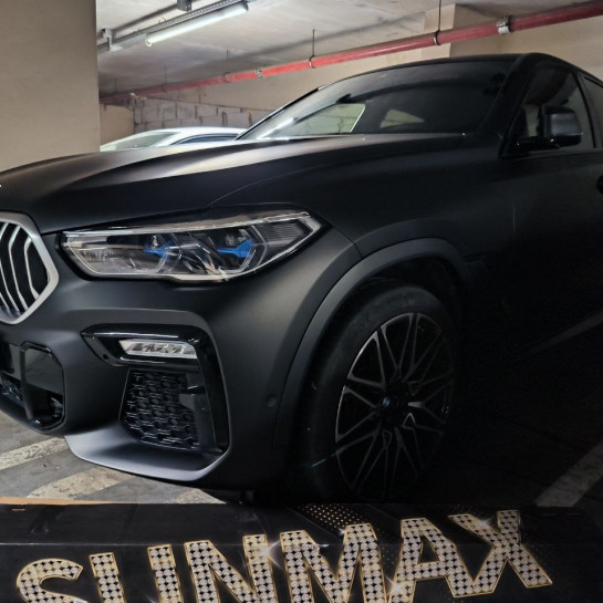 Оклейка BMW полиуретаном Sunmax 137 цвета Matt Metal Black PPF