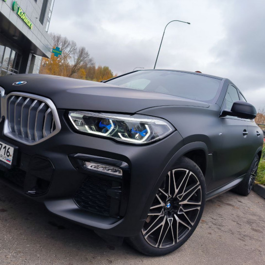 Оклейка BMW полиуретаном Sunmax 137 цвета Matt Metal Black PPF