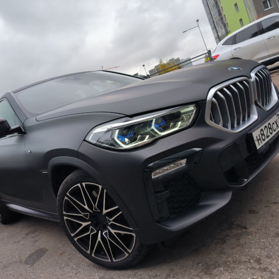 Оклейка BMW полиуретаном Sunmax 137 цвета Matt Metal Black PPF