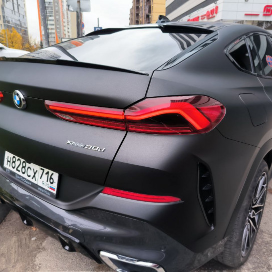 Оклейка BMW полиуретаном Sunmax 137 цвета Matt Metal Black PPF