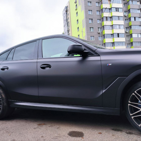 Оклейка BMW полиуретаном Sunmax 137 цвета Matt Metal Black PPF