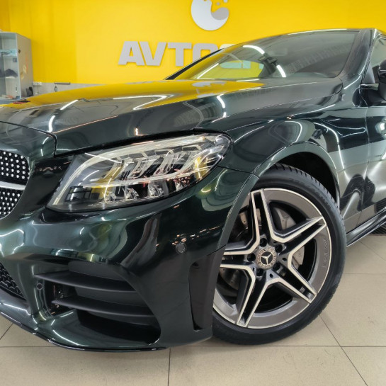 Оклейка Mercedes защитным полиуретаном Sunmax цвета 4 Goodwood Green Pearl PPF 
