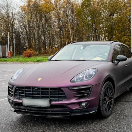 Оклейка Porsche полиуретаном Sunmax оттенка 110 Matt Metal Night Purple PPF
