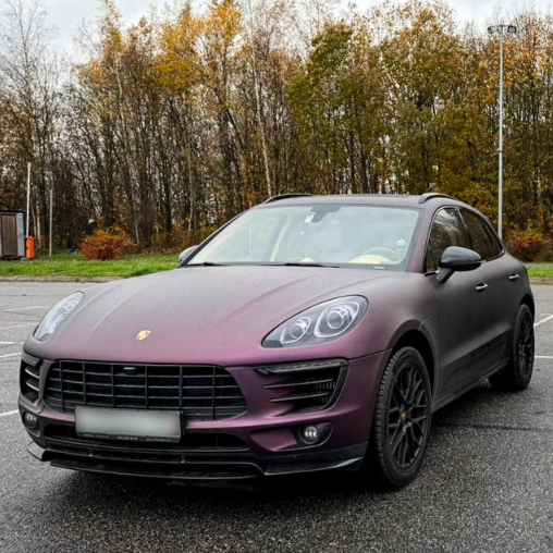 Оклейка Porsche полиуретаном Sunmax оттенка 110 Matt Metal Night Purple PPF