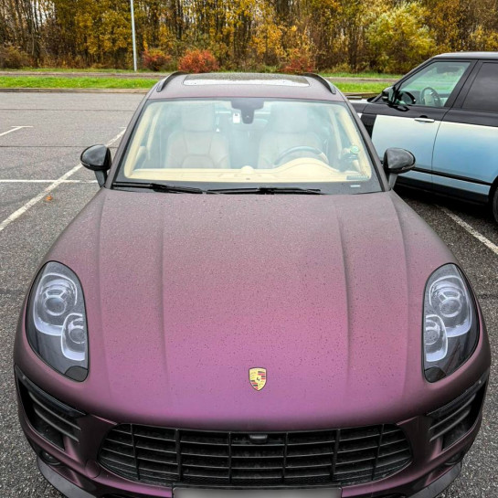 Оклейка Porsche полиуретаном Sunmax оттенка 110 Matt Metal Night Purple PPF