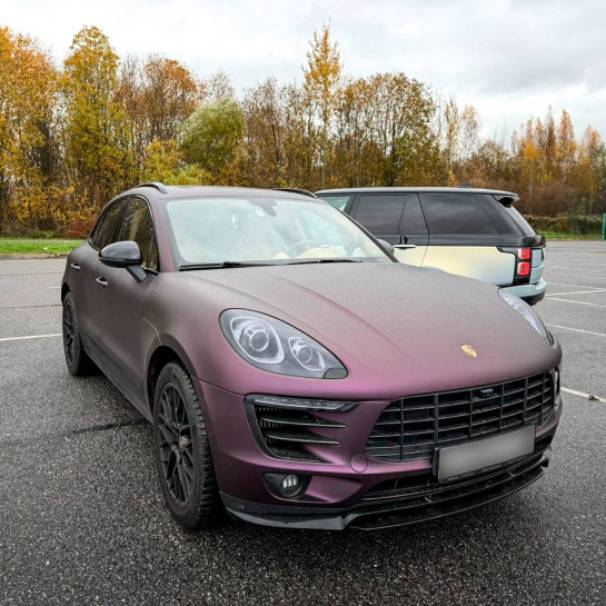 Оклейка Porsche полиуретаном Sunmax оттенка 110 Matt Metal Night Purple PPF