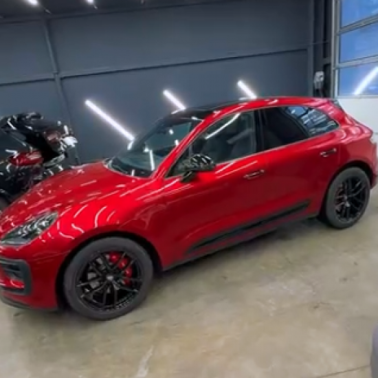 Оклейка Porsche цветным полиуретаном Sunmax 48 Metal Red PPF