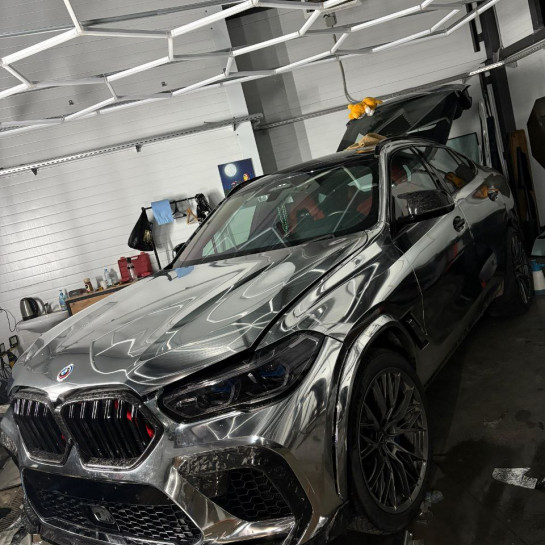 Оклейка BMW полиуретановой пленкой Sunmax 60 Silver Chrome PPF