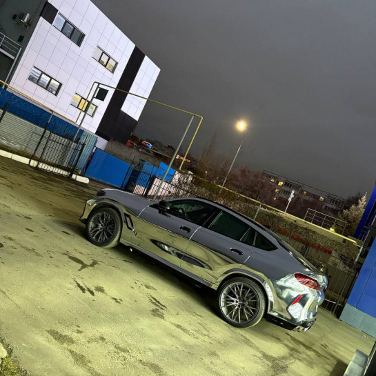 Оклейка BMW полиуретановой пленкой Sunmax 60 Silver Chrome PPF