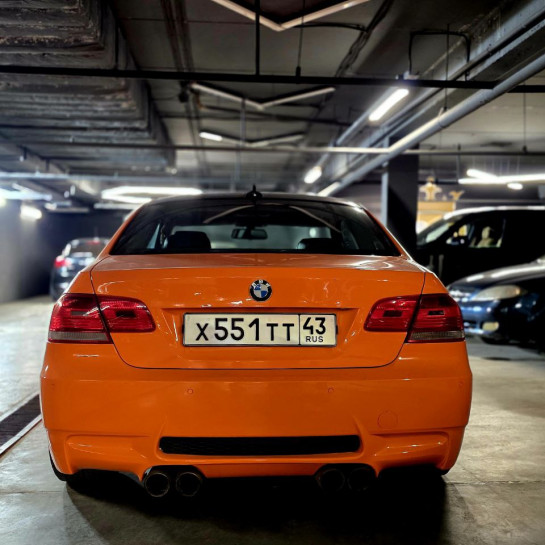 Оклейка BMW пленкой из полиуретана Sunmax цвета 6 Lotus Orange