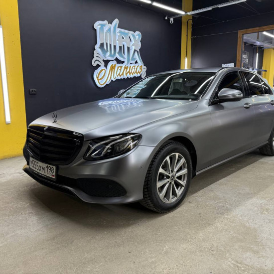 Оклейка кузова автомобиля Mercedes полиуретаном Sunmax 45 Matte AMG Gray PPF