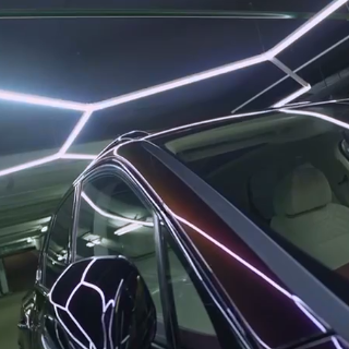 Оклейка Bentley цветной полиуретановой пленкой Sunmax 18 Black Red Pearl PPF