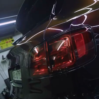 Оклейка Bentley цветной полиуретановой пленкой Sunmax 18 Black Red Pearl PPF