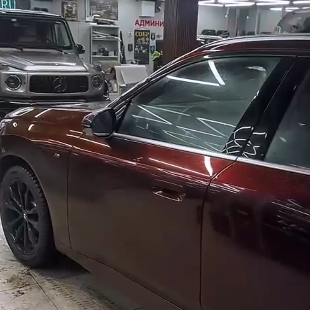 Оклейка BMW защитным полиуретаном от Sunmax цвета 51 Jaguar Black Rose PPF