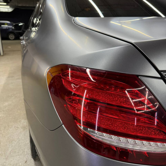 Оклейка Mercedes полиуретановой пленкой Sunmax 45 Matte AMG Gray PPF