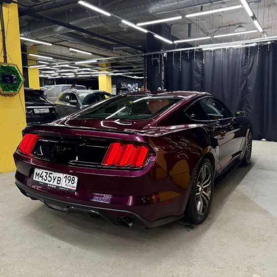 Оклейка Ford Mustang защитным полиуретаном Sunmax 51 Jaguar Black Rose PPF