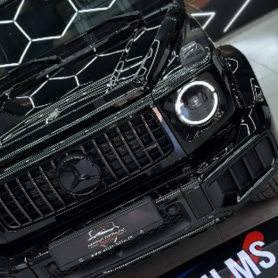 Оклейка автомобиля Mercedes глянцевым полиуретаном Sunmax PPF