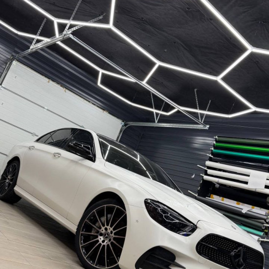 Оклейка автомобиля Mercedes матовой пленкой из полиуретана от Sunmax PPF
