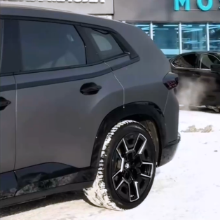 Оклейка BMW полиуретановой пленкой Sunmax 133 Matt Metal Gun Grey PPF