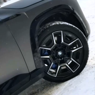 Оклейка BMW полиуретановой пленкой Sunmax 133 Matt Metal Gun Grey PPF