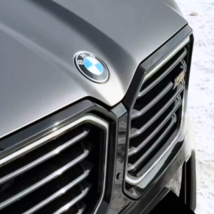 Оклейка BMW полиуретановой пленкой Sunmax 133 Matt Metal Gun Grey PPF