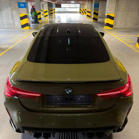 Оклейка BMW защитным полиуретаном Sunmax 9 Urban Green Gloss PPF с глянцевым финишем