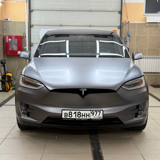 Оклейка Tesla полиуретановой пленкой Sunmax 45 Matte AMG Gray PPF