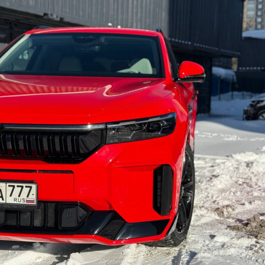 Оклейка Voyah полиуретановой пленкой Sunmax оттенка 1 Ferrari Red Gloss PPF