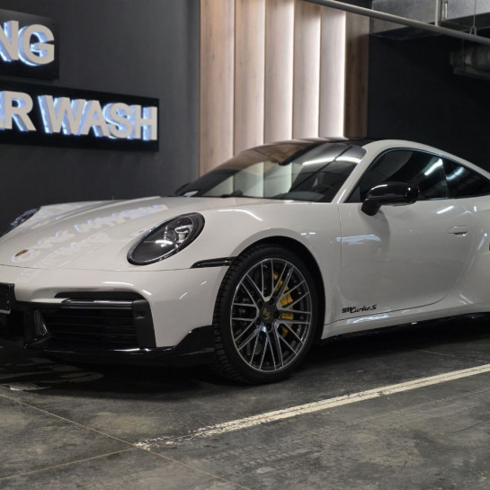 Оклейка Porsche цветной полиуретановой пленкой Sunmax 13 Volcano Gray Gloss PPF