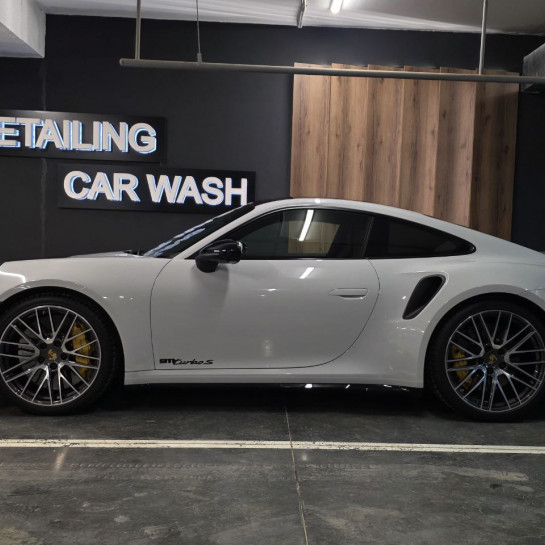 Оклейка Porsche цветной полиуретановой пленкой Sunmax 13 Volcano Gray Gloss PPF