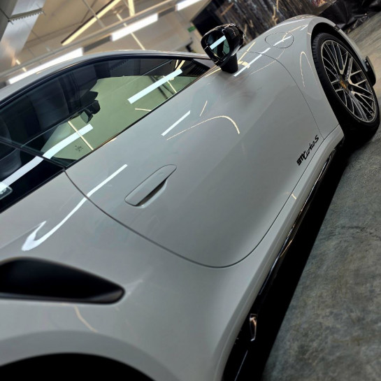 Оклейка Porsche Turbo S полиуретаном Sunmax оттенка 13 Volcano Gray Gloss PPF