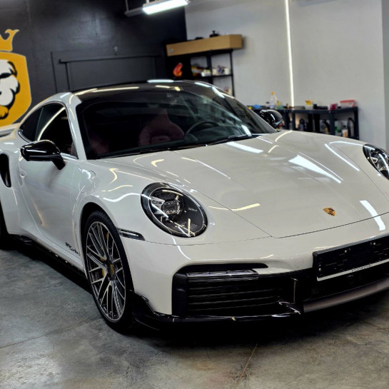 Оклейка Porsche Turbo S полиуретаном Sunmax оттенка 13 Volcano Gray Gloss PPF