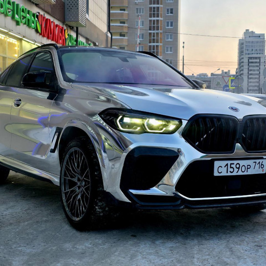 Оклейка BMW X6 полиуретаном Sunmax оттенка 60 Silver Chrome PPF