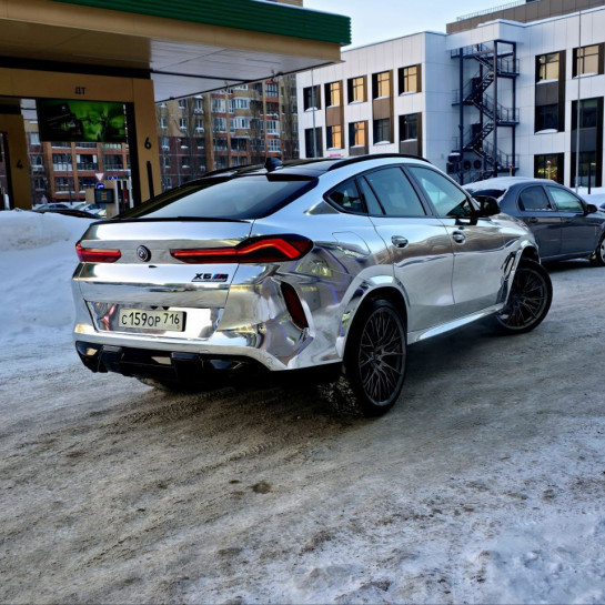 Оклейка BMW X6 полиуретаном Sunmax оттенка 60 Silver Chrome PPF