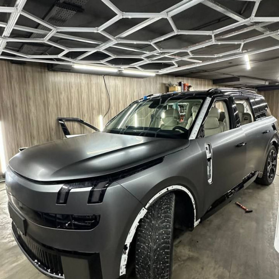 Оклейка автомобиля Range Rover полиуретаном 45 Matte AMG Gray PPF Sunmax 