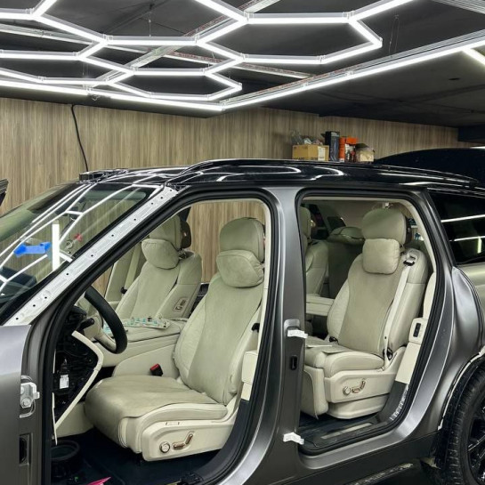 Оклейка Range Rover полиуретановой пленкой Sunmax 45 Matte AMG Gray PPF