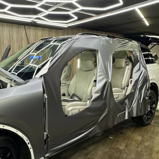 Оклейка Range Rover полиуретановой пленкой Sunmax 45 Matte AMG Gray PPF