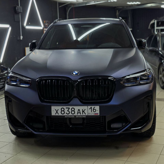 Оклейка BMW цветным полиуретаном Sunmax 108 Matt Metal Black Blue PPF