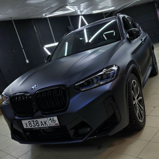 Оклейка BMW полиуретаном Sunmax цвета 108 Matt Metal Black Blue PPF