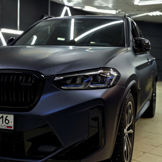Оклейка BMW полиуретаном Sunmax цвета 108 Matt Metal Black Blue PPF