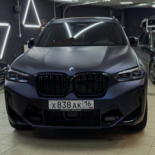 Оклейка BMW полиуретаном Sunmax цвета 108 Matt Metal Black Blue PPF