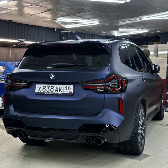 Оклейка BMW полиуретаном Sunmax цвета 108 Matt Metal Black Blue PPF