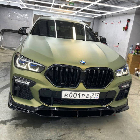 Оклейка BMW полиуретаном Sunmax оттенка 121 Matt Metal Chartreuse Green PPF